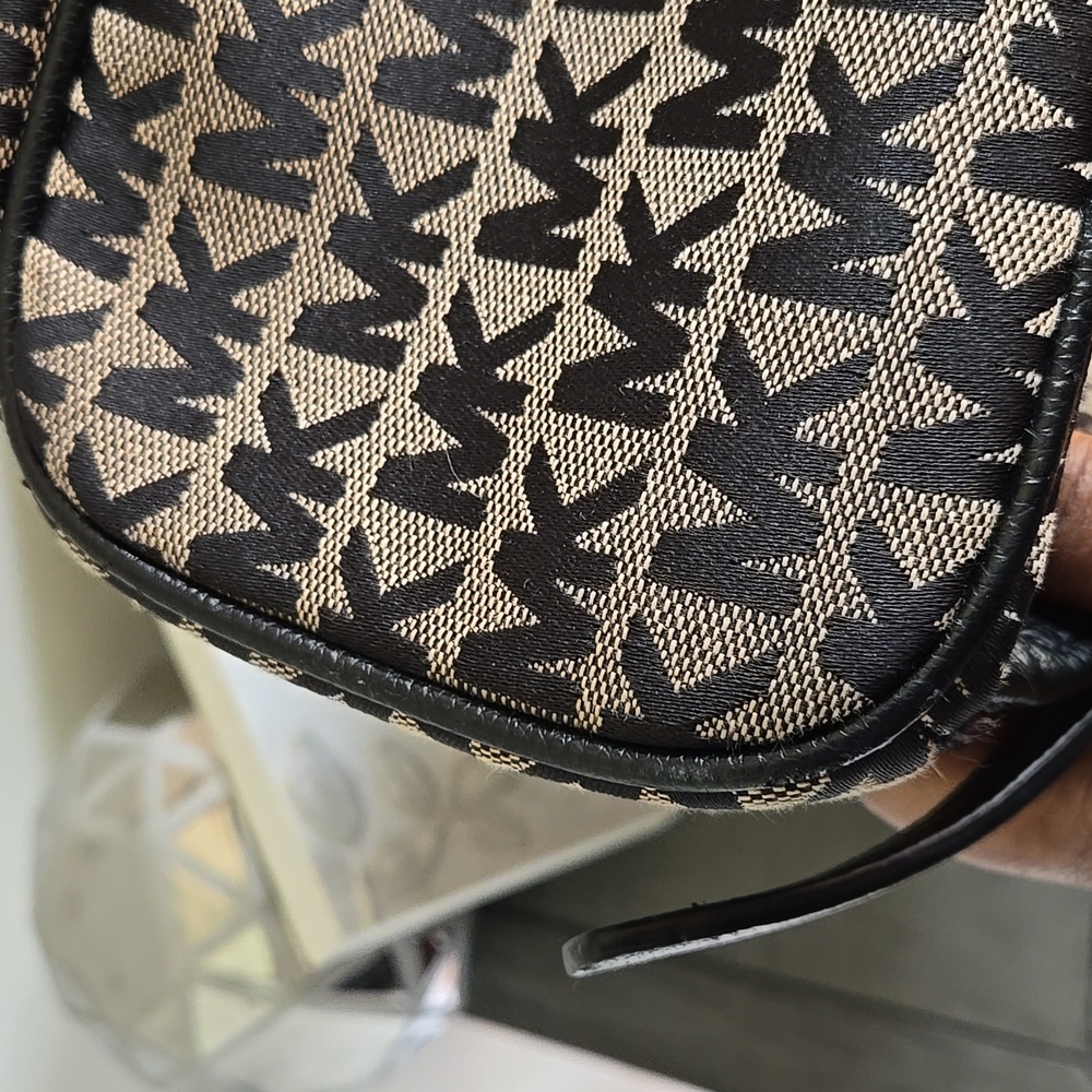 Michael Kors Jacquard Backpack Black/Tan - Picture 16 of 17